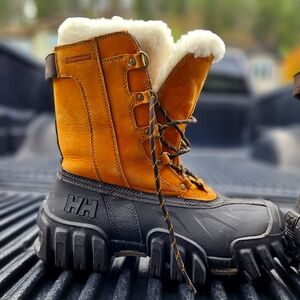 Helly Hansen Men's Sasquatch Snow Boot size 8.5